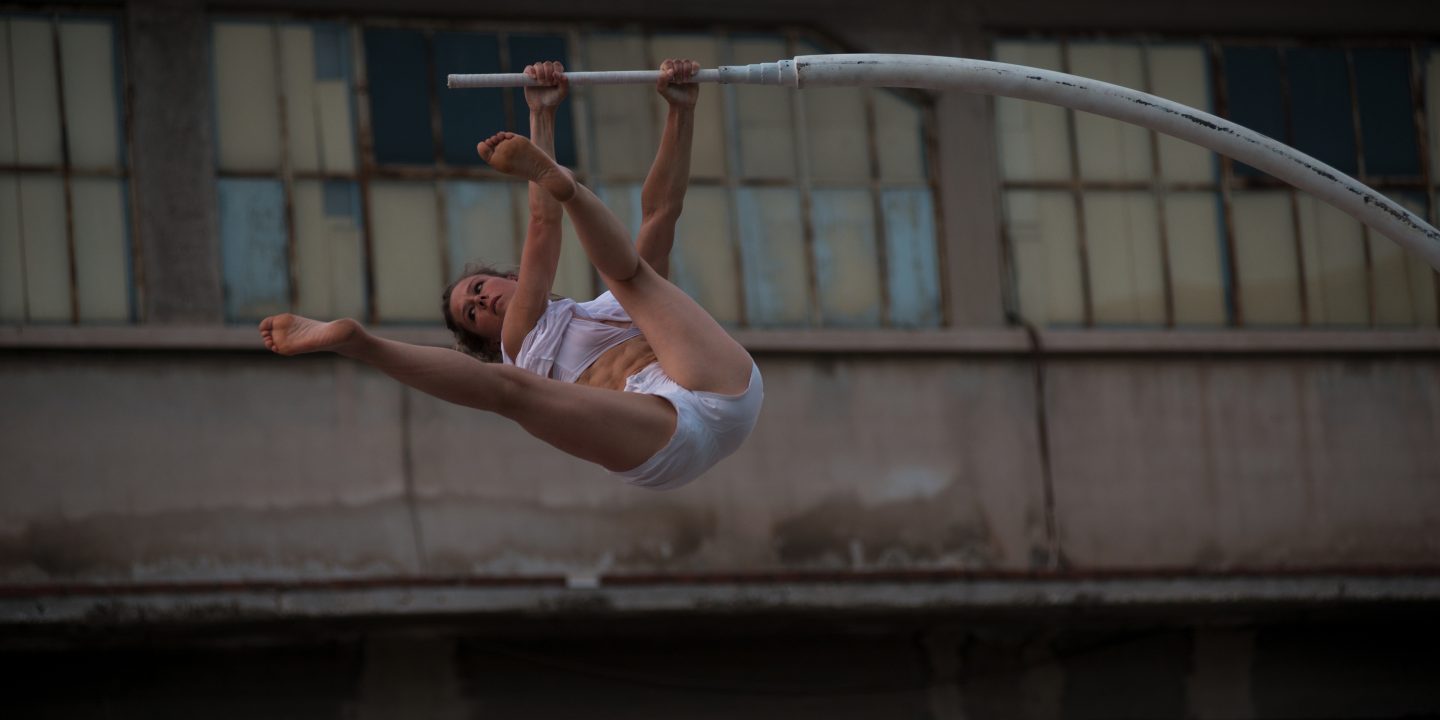Chloé Moglia. Suspensioniste.
