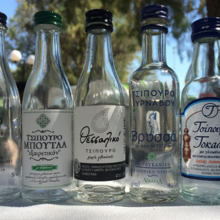 1 minute pour tout savoir sur l’Ouzo, l’apéritif national de Grèce