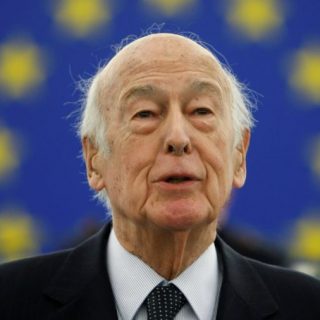 Valéry Giscard d’Estaing : Allié grec, visionnaire européen et à remercier pour l’avenue Syngrou !